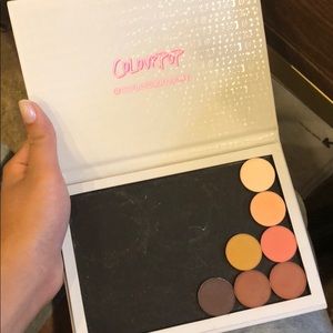 Colourpop magnetic palette with 7 single shadows
